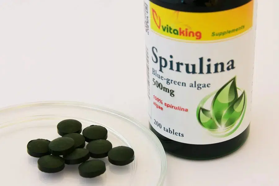 Vitaking 100% Spirulina alga tabletta - 200db 2 Vitaking 100% Spirulina alga tabletta - 200db - Image 2